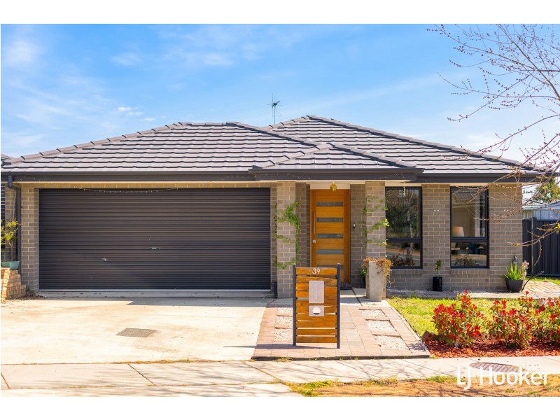 39 Carman Loop, Macgregor ACT 2615