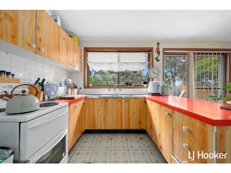 16 Brownlow Place, Holt ACT 2615
