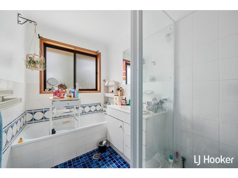 16 Brownlow Place, Holt ACT 2615