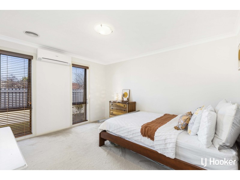 2 Farmer Place, Gungahlin ACT 2912