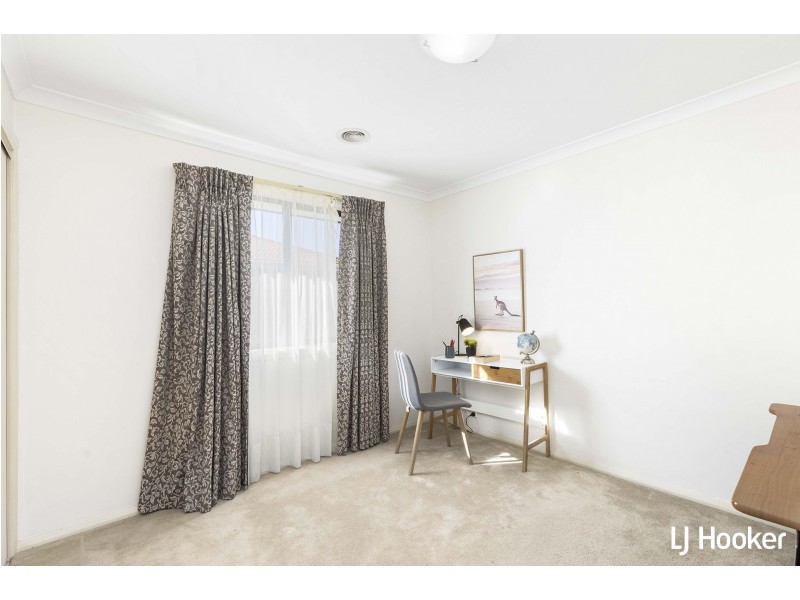 2 Farmer Place, Gungahlin ACT 2912