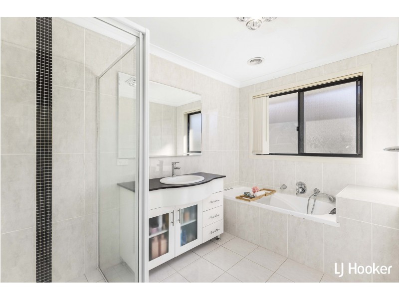 2 Farmer Place, Gungahlin ACT 2912