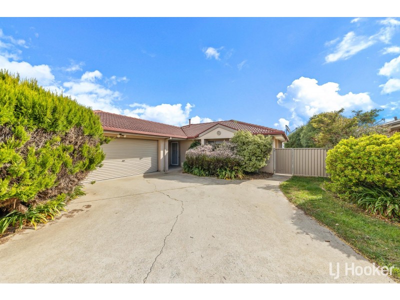 14 Doutney Place, Dunlop ACT 2615
