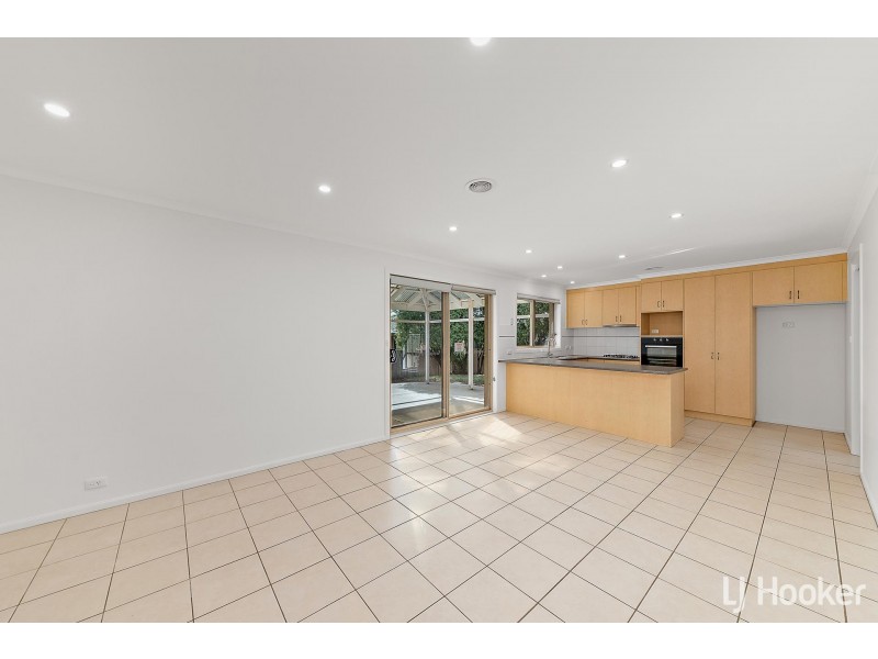 14 Doutney Place, Dunlop ACT 2615