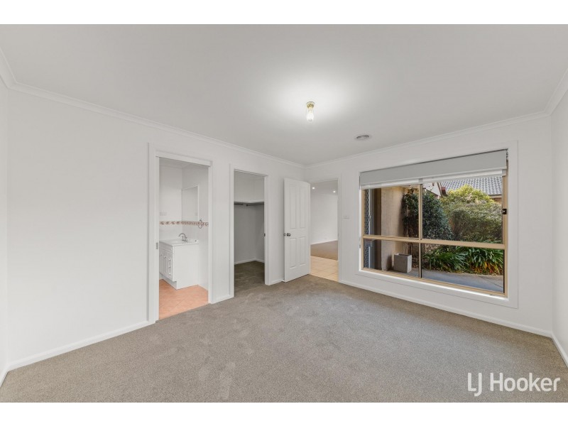 14 Doutney Place, Dunlop ACT 2615