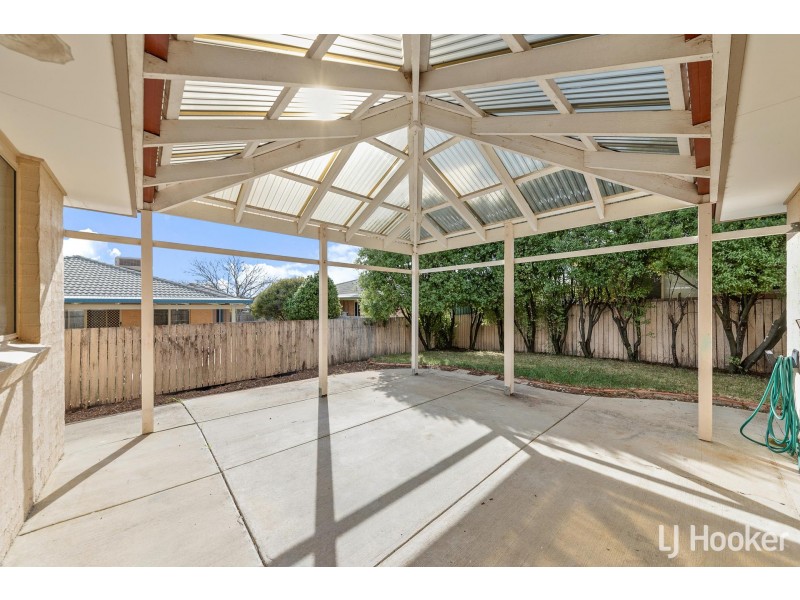 14 Doutney Place, Dunlop ACT 2615