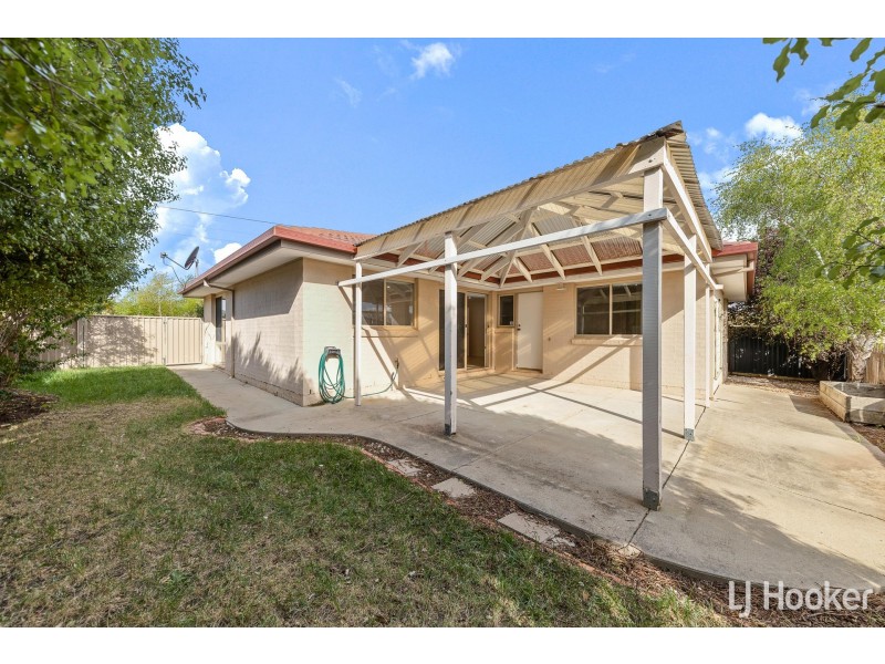 14 Doutney Place, Dunlop ACT 2615