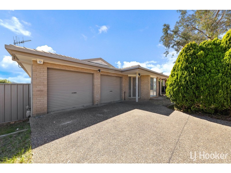 6 Doutney Place, Dunlop ACT 2615