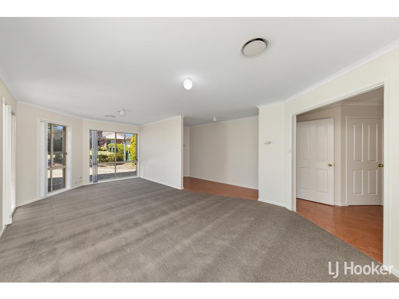 6 Doutney Place, Dunlop ACT 2615