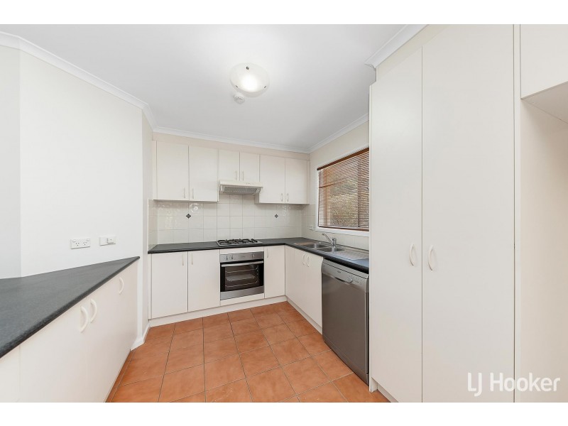 6 Doutney Place, Dunlop ACT 2615