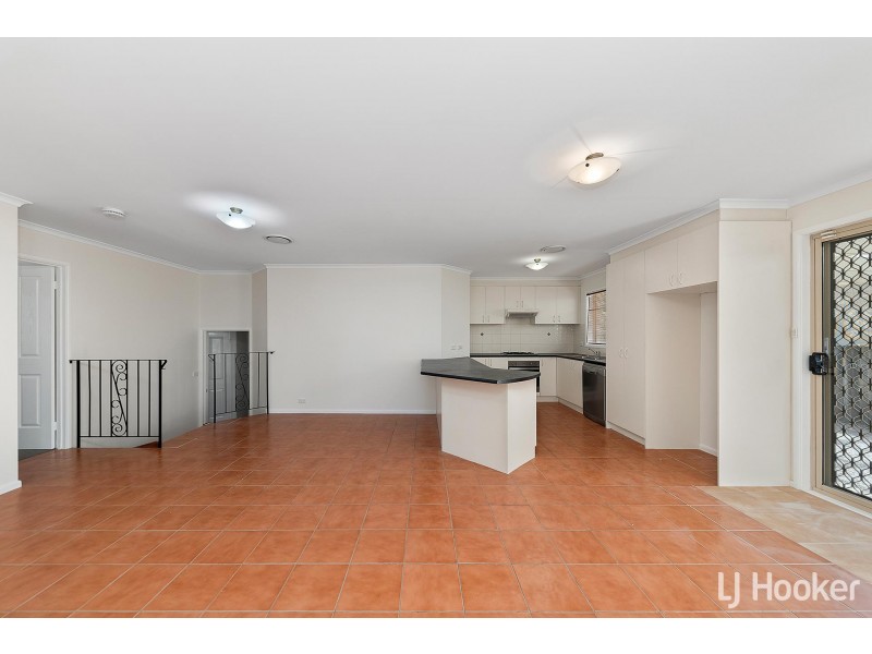 6 Doutney Place, Dunlop ACT 2615