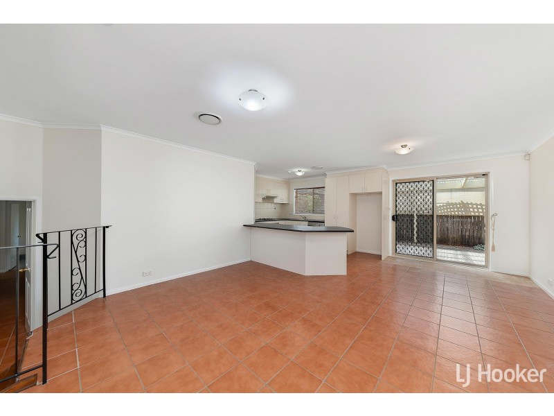 6 Doutney Place, Dunlop ACT 2615