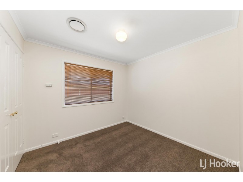 6 Doutney Place, Dunlop ACT 2615