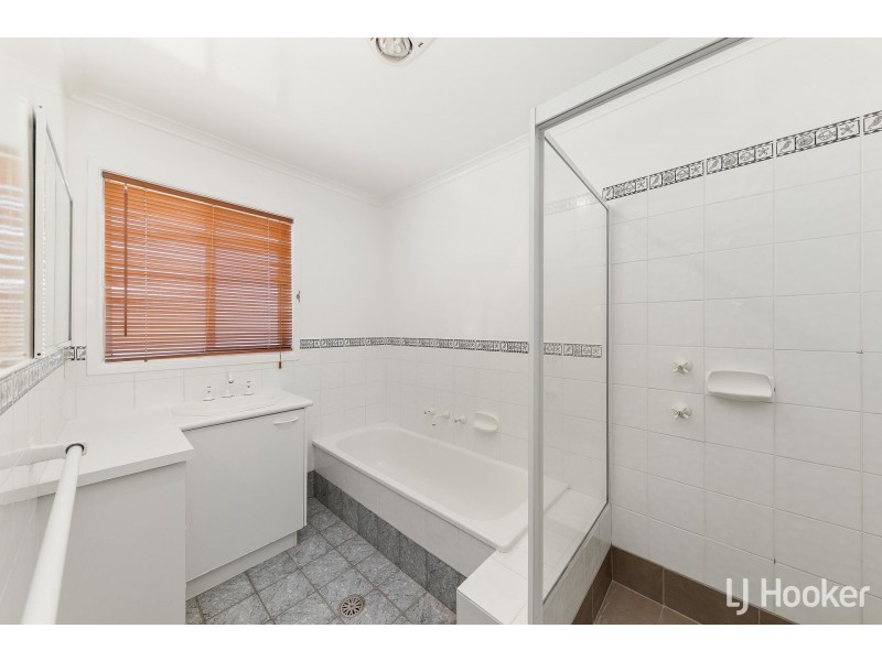 6 Doutney Place, Dunlop ACT 2615