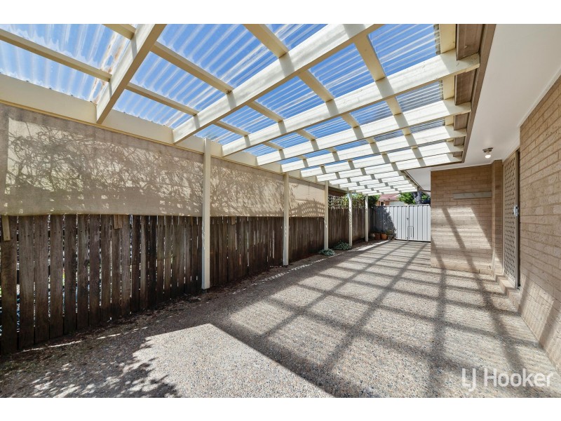 6 Doutney Place, Dunlop ACT 2615