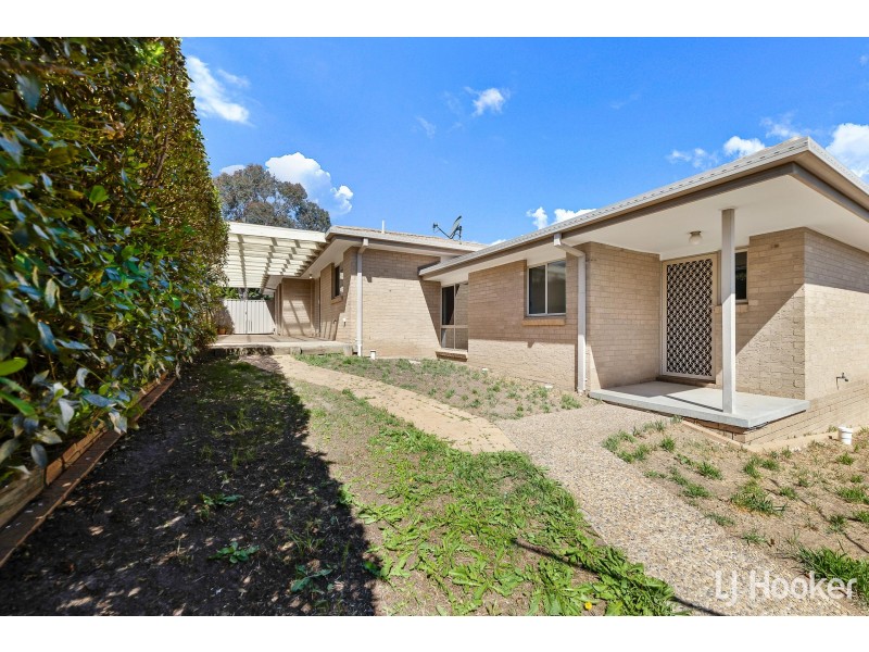 6 Doutney Place, Dunlop ACT 2615