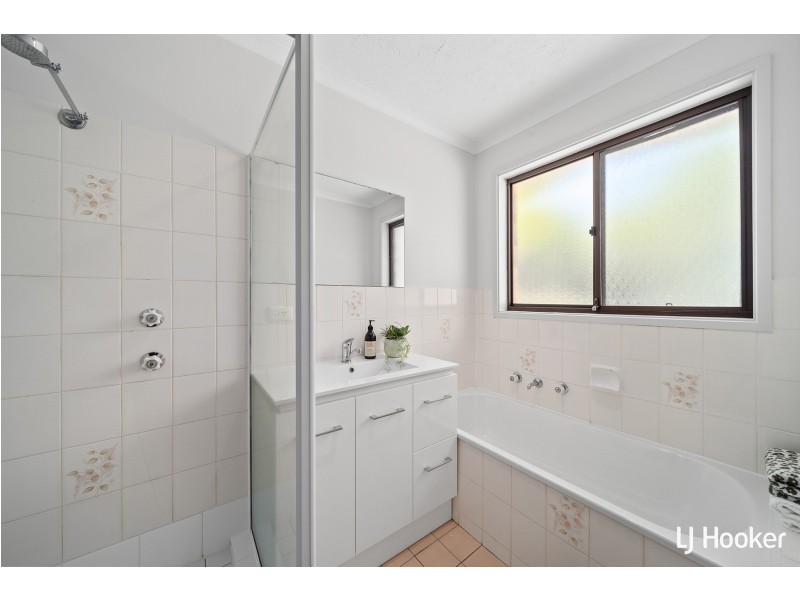11 Sloane Place, Florey ACT 2615