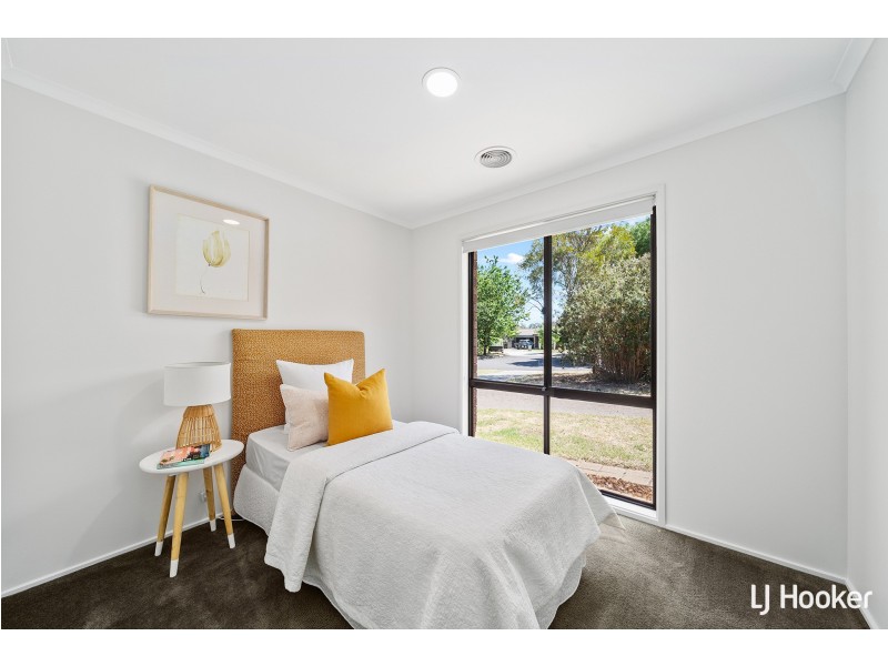 11 Sloane Place, Florey ACT 2615
