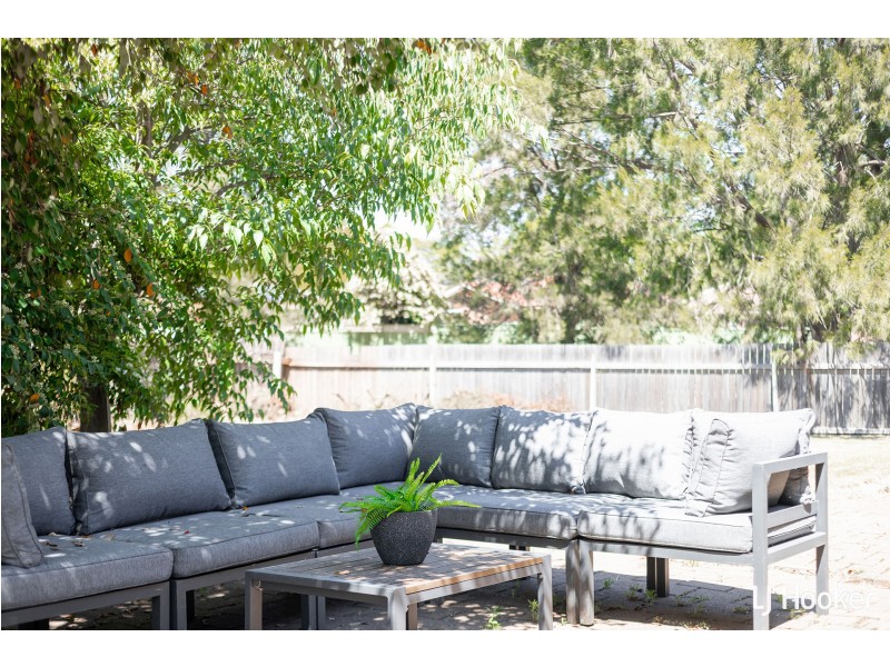 11 Sloane Place, Florey ACT 2615