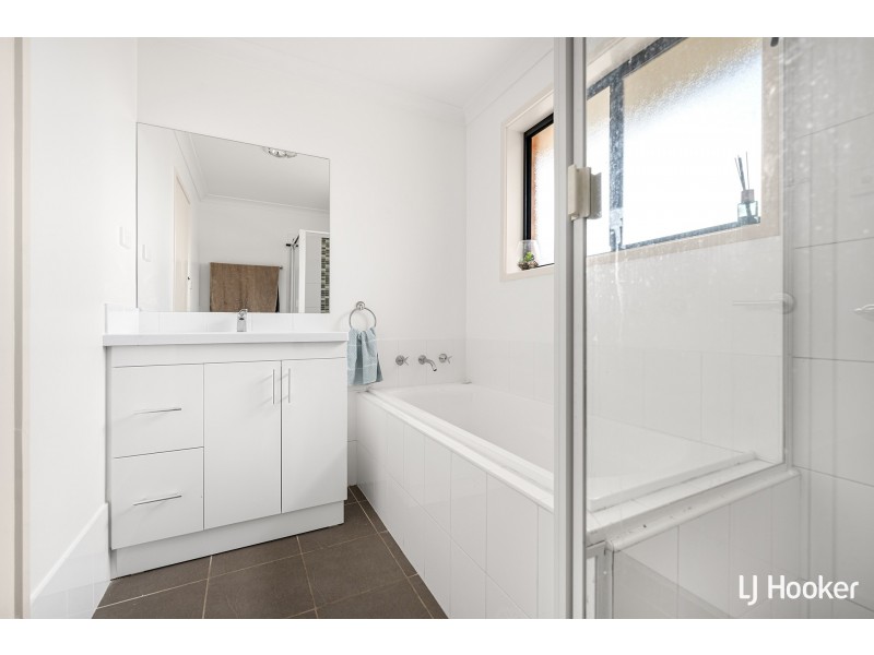 36 Rowland Street, Macgregor ACT 2615