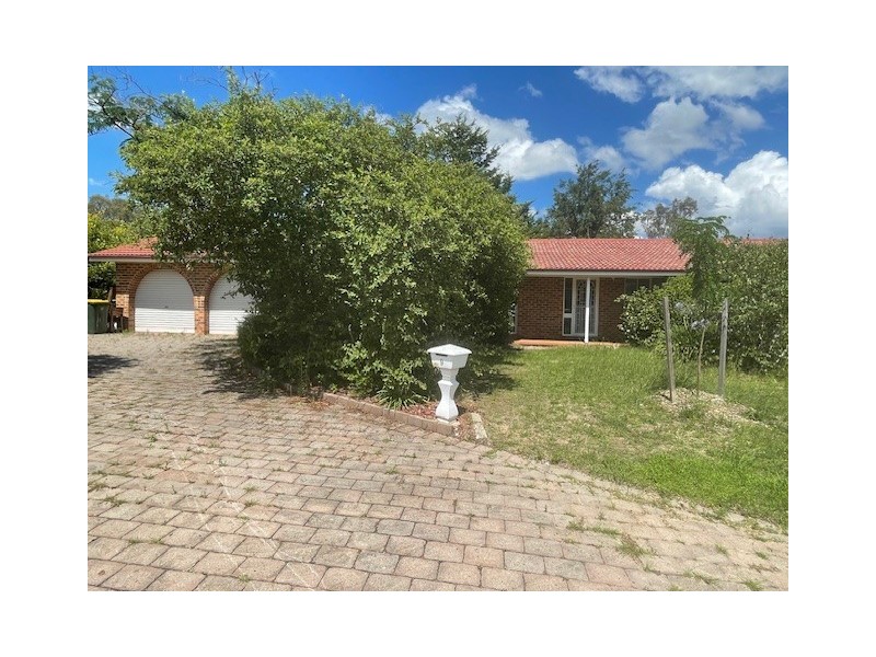 9 Hibbins Place, Latham ACT 2615