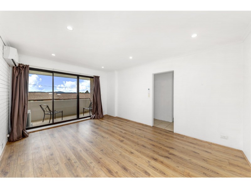 8/30 Springvale Drive, Hawker ACT 2614