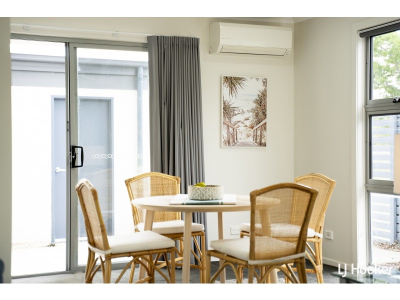 53 Cazneaux Crescent, Weston ACT 2611