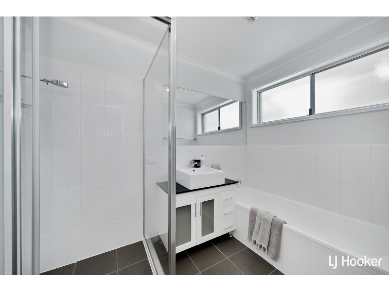 19 Bettington Circuit, Charnwood ACT 2615