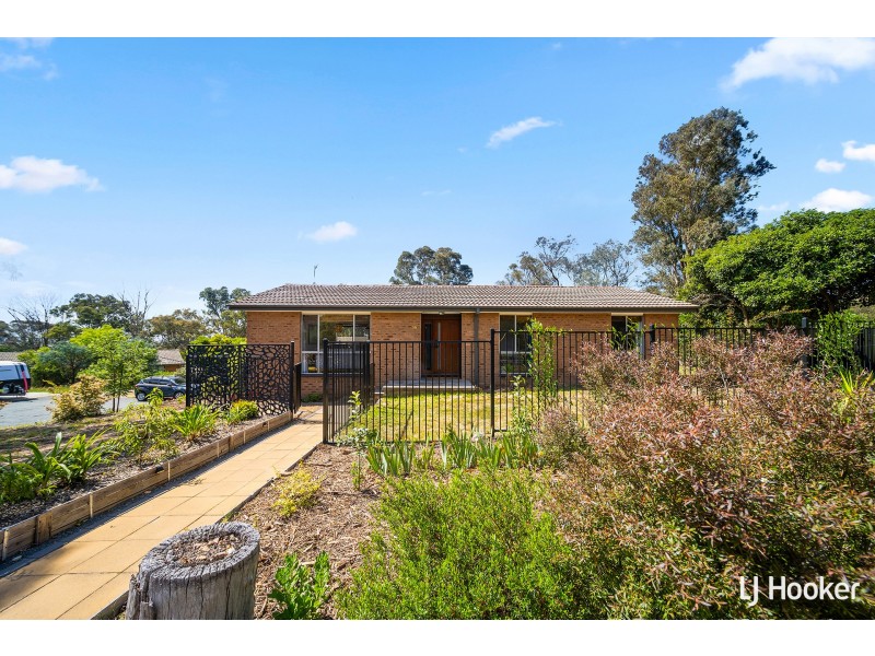 19 Bettington Circuit, Charnwood ACT 2615