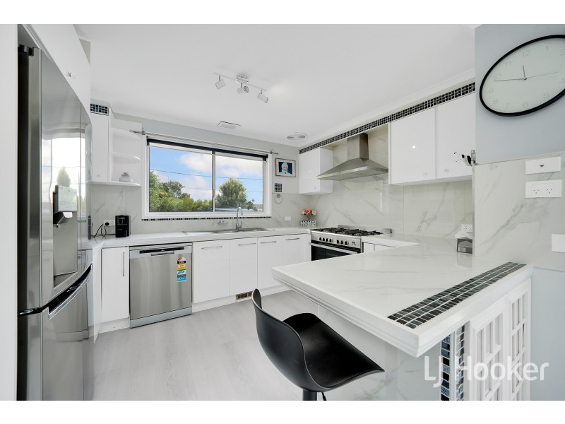 37 Dalley Crescent, Latham ACT 2615