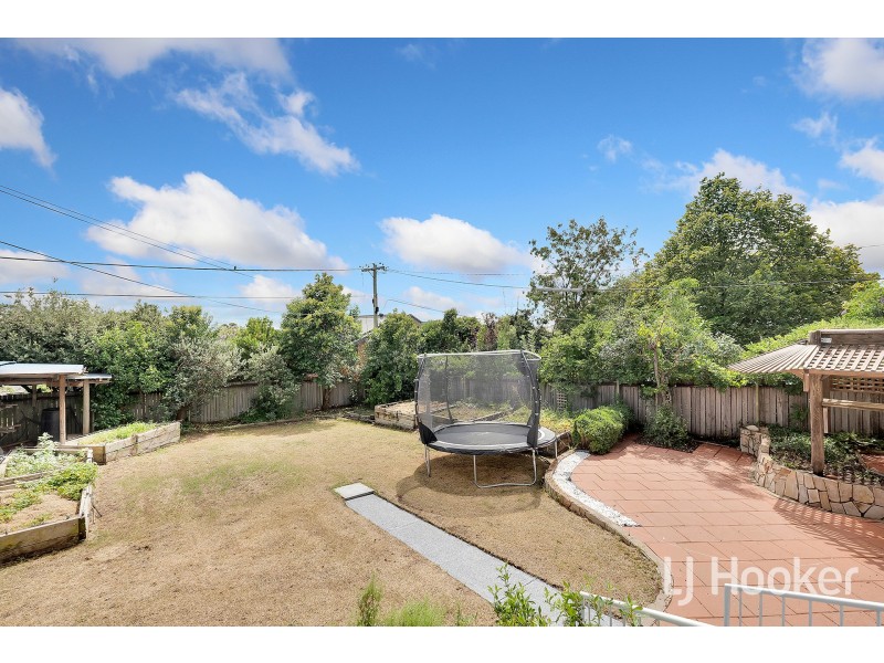 37 Dalley Crescent, Latham ACT 2615