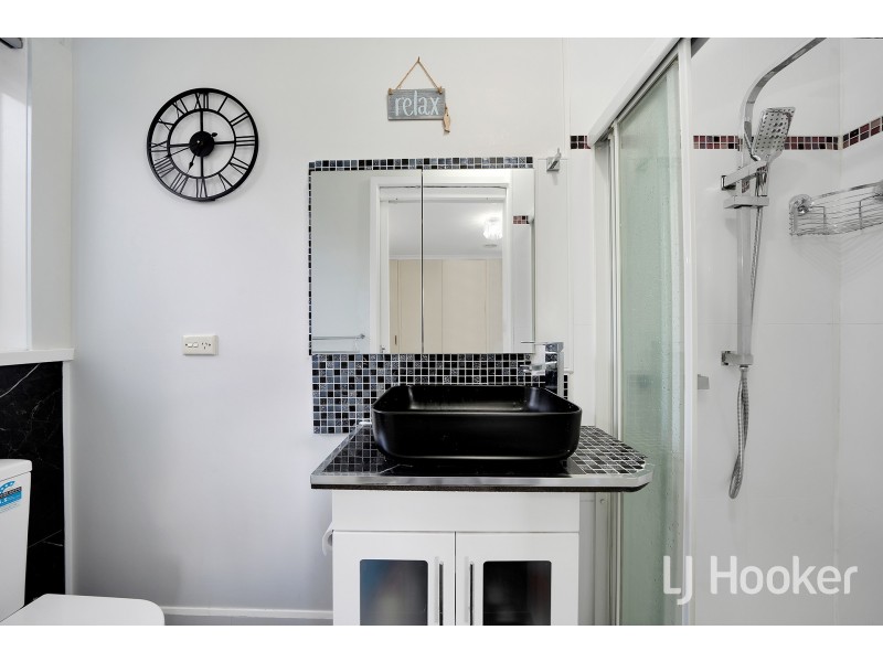 37 Dalley Crescent, Latham ACT 2615