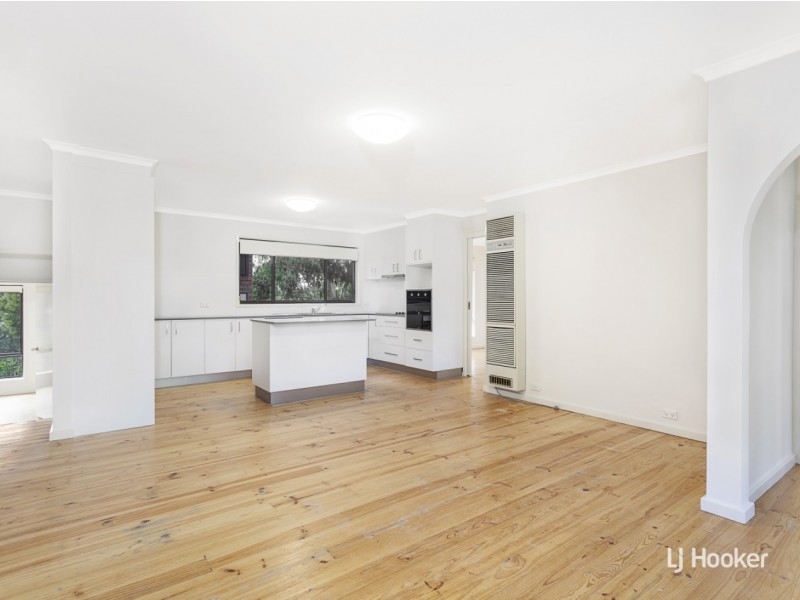 11 Fred Johns Cres, Mckellar ACT 2617