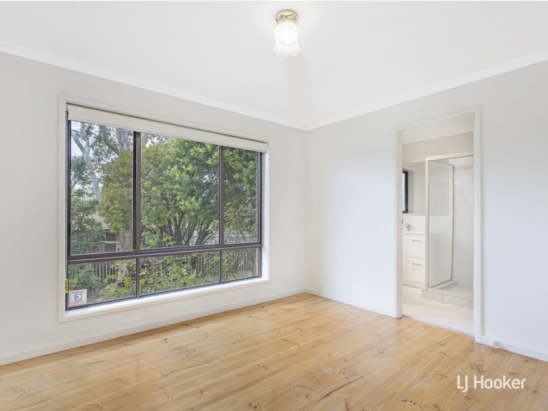 11 Fred Johns Cres, Mckellar ACT 2617
