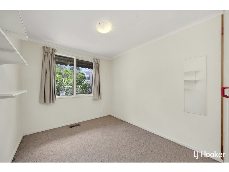 18 Hirschfeld Crescent, Macgregor ACT 2615