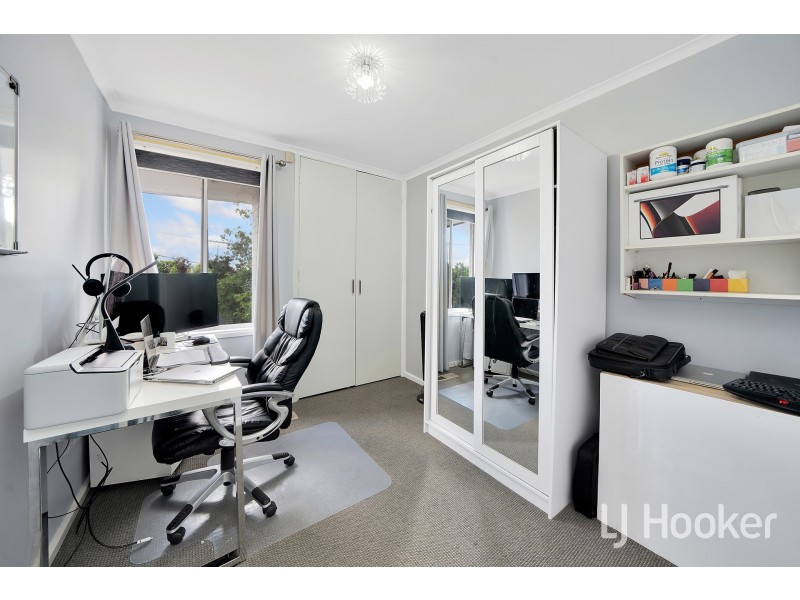 37 Dalley Crescent, Latham ACT 2615