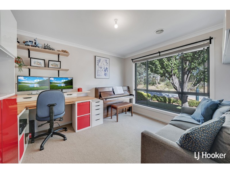 13 Carman Loop, Macgregor ACT 2615