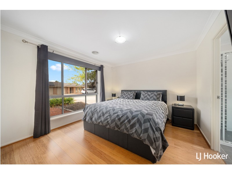 8 Bryan Hudson Street, Macgregor ACT 2615