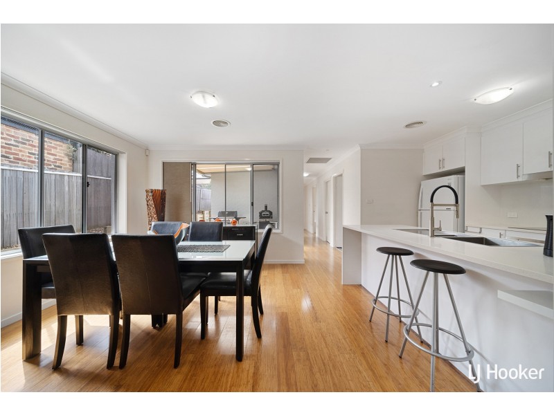 8 Bryan Hudson Street, Macgregor ACT 2615