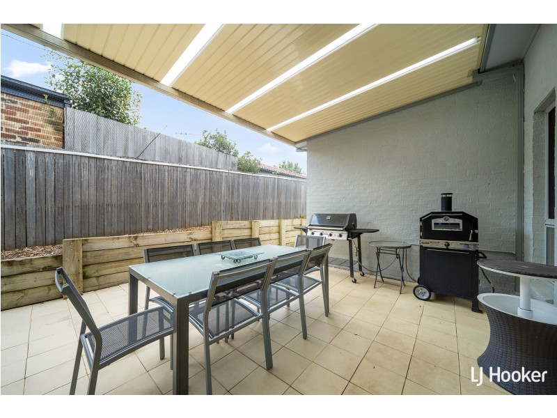 8 Bryan Hudson Street, Macgregor ACT 2615