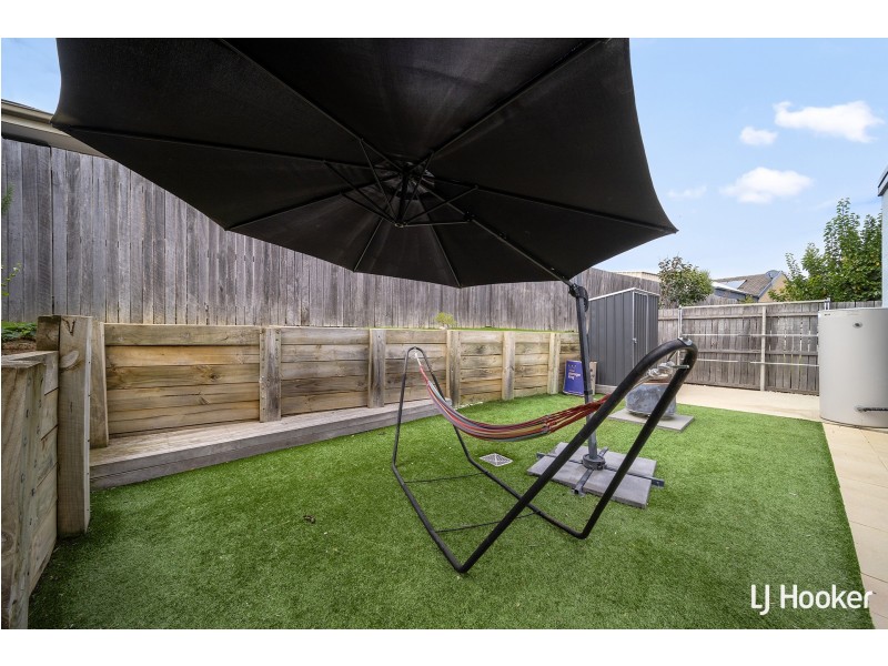 8 Bryan Hudson Street, Macgregor ACT 2615