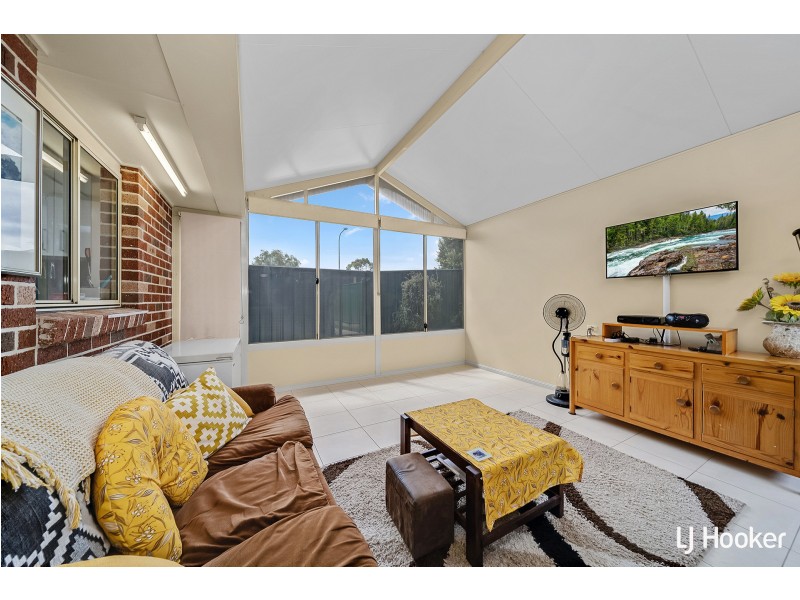 12 Jonsson Court, Dunlop ACT 2615