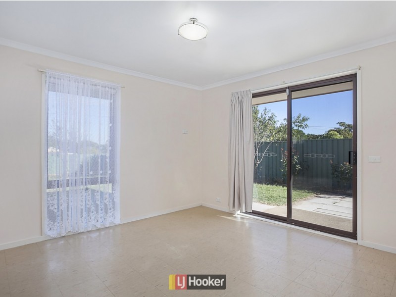 40 Ennor Crescent, Florey ACT 2615
