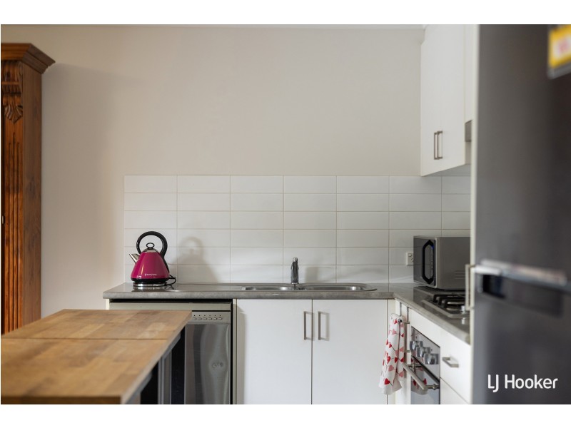 10/204 Macfarlane Burnet Avenue, Macgregor ACT 2615