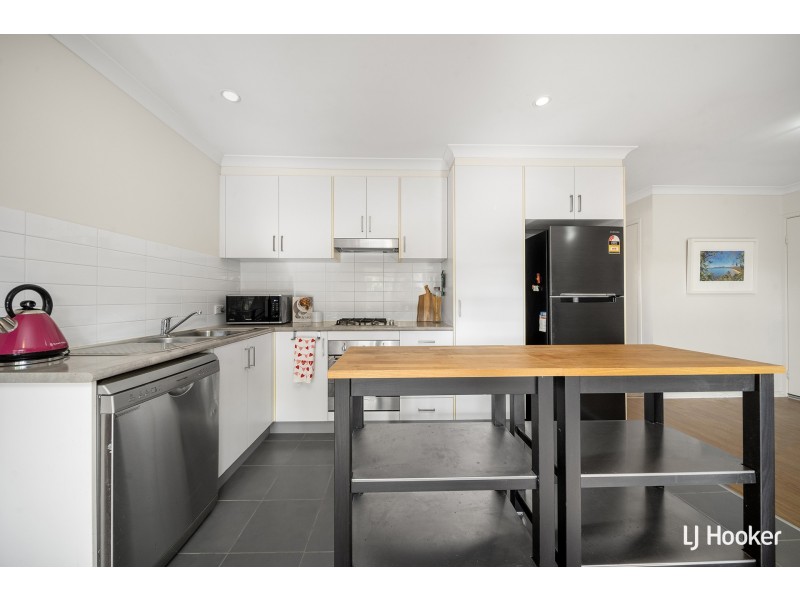 10/204 Macfarlane Burnet Avenue, Macgregor ACT 2615