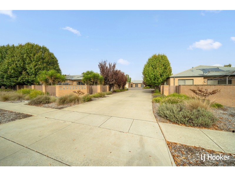 10/204 Macfarlane Burnet Avenue, Macgregor ACT 2615