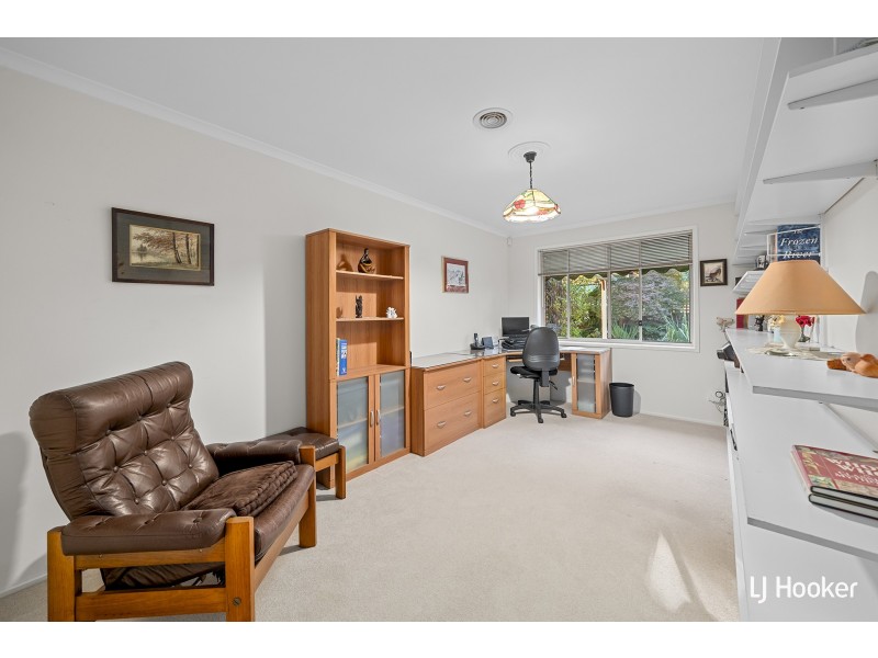 8 Hickson Place, Monash ACT 2904