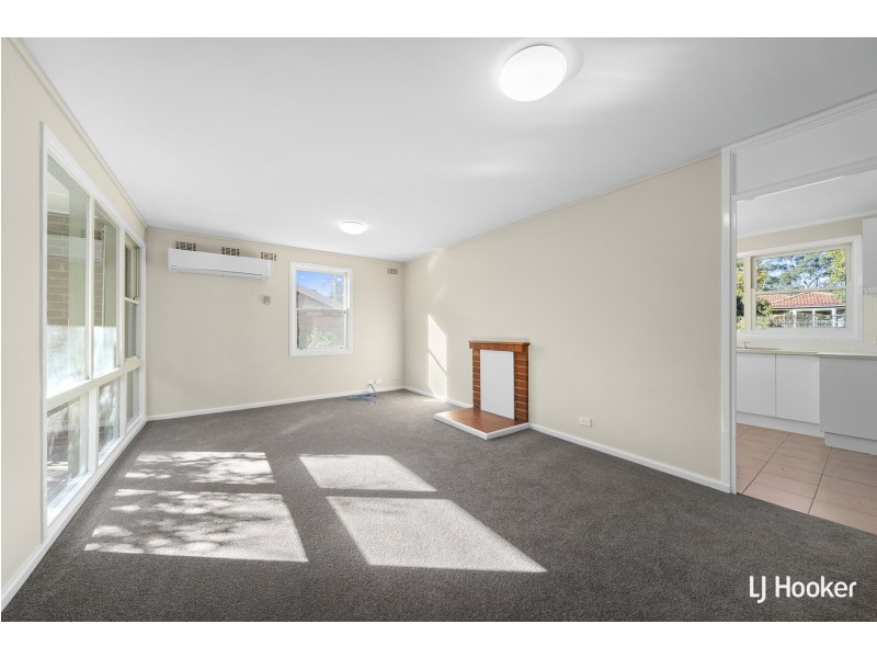 8 Crowther Place, Curtin ACT 2605