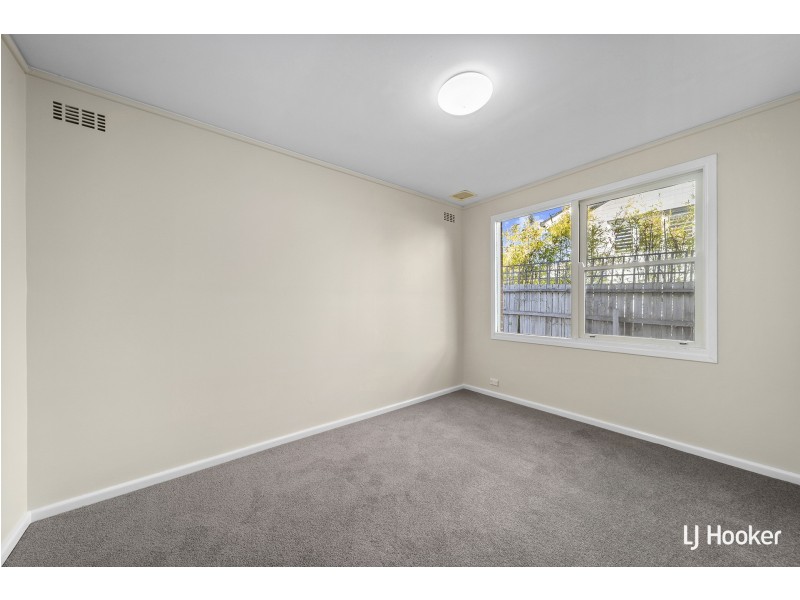 8 Crowther Place, Curtin ACT 2605