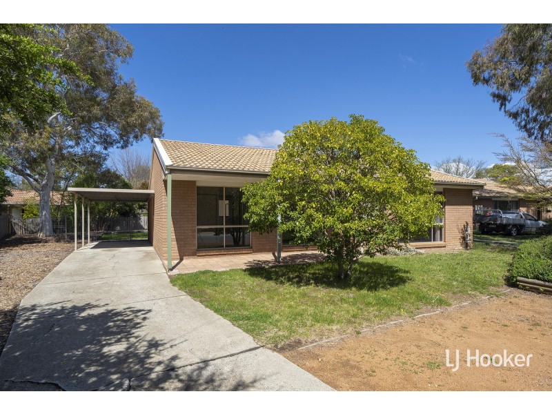 71 Twelvetrees Crescent, Florey ACT 2615